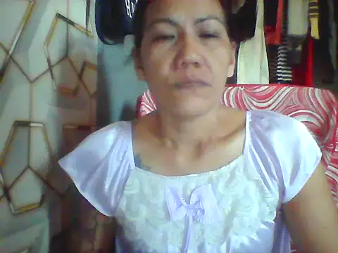 Snapshot of pinayheartaker chatting on June 7, 2:59 am pinayheartaker online show from June 7, 2:59 am