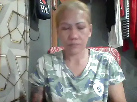 Snapshot of pinayheartaker chatting on June 27, 1:21 am pinayheartaker online show from June 27, 1:21 am