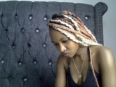 cocolaurah online show from July 12, 8:55 pm