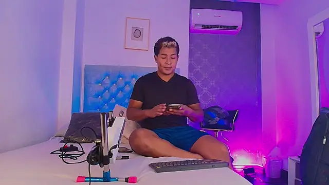 Snapshot of Joel_carterr chatting on July 8, 7:29 pm Joel carterr online show from July 8, 7:29 pm