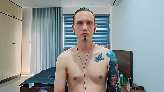 Silent Stitch online show from June 26, 11:42 pm