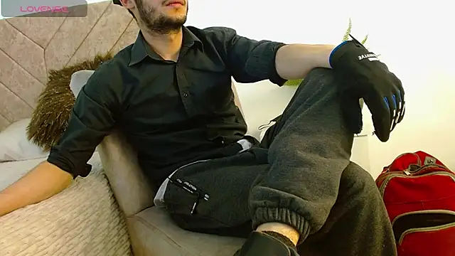 kreyiko  online show from May 28, 9:01 pm