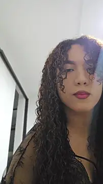 lilith isabella25 online show from July 28, 12:29 am