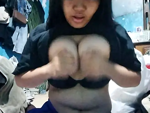 Snapshot of angelicnaughtybb chatting on July 26, 5:53 pm angelicnaughtybb online show from July 26, 5:53 pm