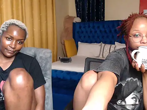 Snapshot of pretty_soniah1 chatting on June 9, 6:52 pm pretty soniah1 online show from June 9, 6:52 pm