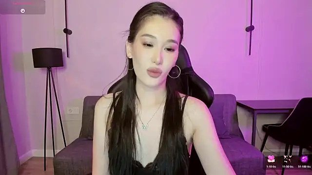 Snapshot of lilly_mighty chatting on June 22, 6:49 pm lilly mighty online show from June 22, 6:49 pm