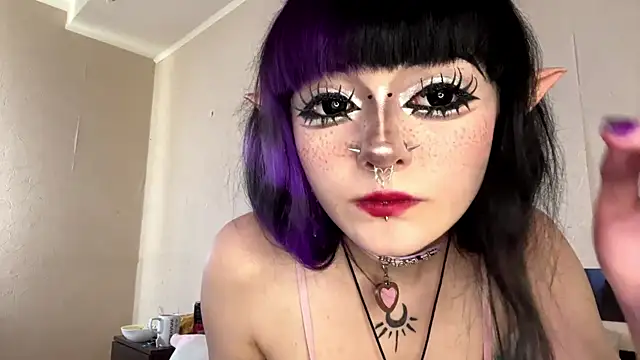 HolyCute online show from June 22, 2:14 pm