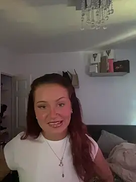 Snapshot of PoisonIvy_x chatting on June 5, 2:12 pm PoisonIvy x online show from June 5, 2:12 pm