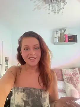 Snapshot of PoisonIvy_x chatting on June 11, 2:37 pm PoisonIvy x online show from June 11, 2:37 pm