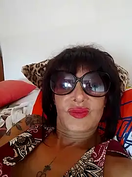 Snapshot of stellina73 chatting on July 17, 2:24 pm stellina73 online show from July 17, 2:24 pm