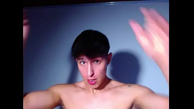 Snapshot of rowanbig chatting on June 20, 11:07 pm rowanbig online show from June 20, 11:07 pm