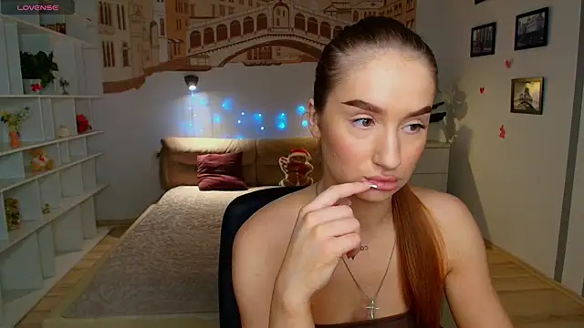 Snapshot of AlisaFoxis chatting on July 2, 5:41 pm AlisaFoxis online show from July 2, 5:41 pm