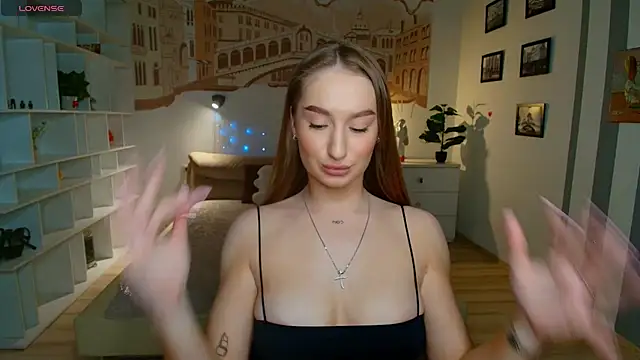 Snapshot of AlisaFoxis chatting on July 22, 5:38 pm AlisaFoxis online show from July 22, 5:38 pm