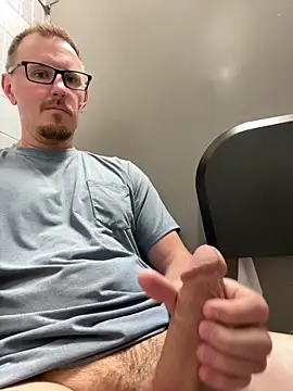 Hardpaul85 online show from June 12, 6:07 pm