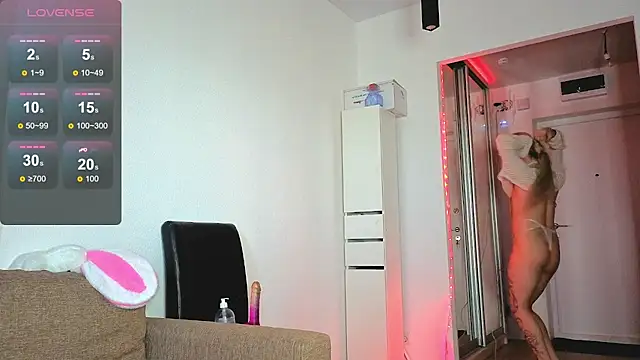 Snapshot of Chloecherry chatting on June 9, 5:13 pm Chloecherry online show from June 9, 5:13 pm