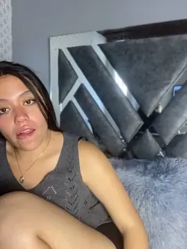 Snapshot of Marianela_Pink chatting on June 6, 7:29 pm Marianela Pink online show from June 6, 7:29 pm