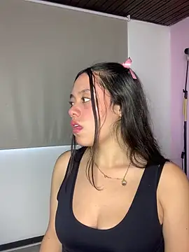Snapshot of Marianela_Pink chatting on June 9, 7:14 pm Marianela Pink online show from June 9, 7:14 pm