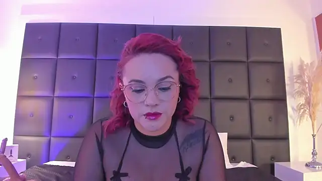 Snapshot of samantha_rouge chatting on July 2, 8:04 pm samantha rouge online show from July 2, 8:04 pm