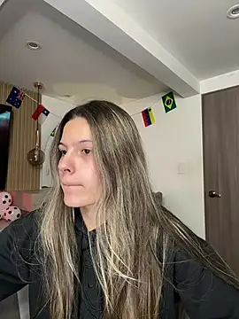 Snapshot of emilyvex chatting on June 23, 1:58 am emilyvex online show from June 23, 1:58 am