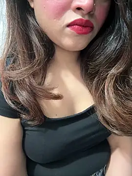 Snapshot of Yours_riya11 chatting on June 8, 1:28 am Yours riya11 online show from June 8, 1:28 am
