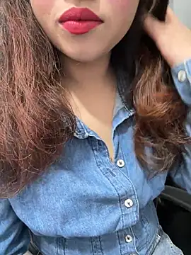 Snapshot of Yours_riya11 chatting on July 19, 6:22 pm Yours riya11 online show from July 19, 6:22 pm