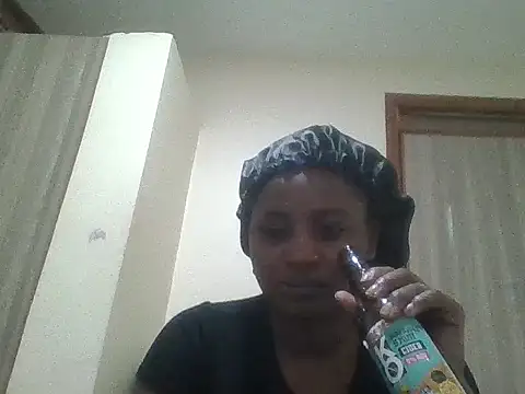 Snapshot of seyney chatting on June 9, 9:32 am seyney online show from June 9, 9:32 am