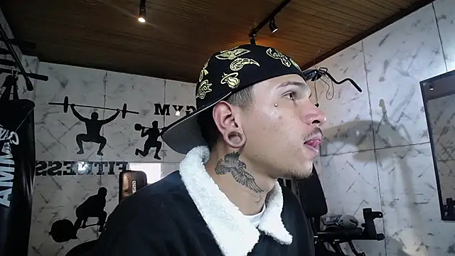 Valentino Knox online show from June 2, 11:56 am