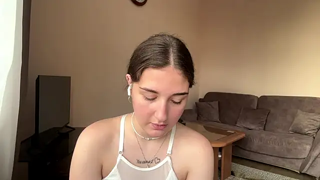 Snapshot of AnnaMaccoil chatting on June 8, 2:28 pm AnnaMaccoil online show from June 8, 2:28 pm