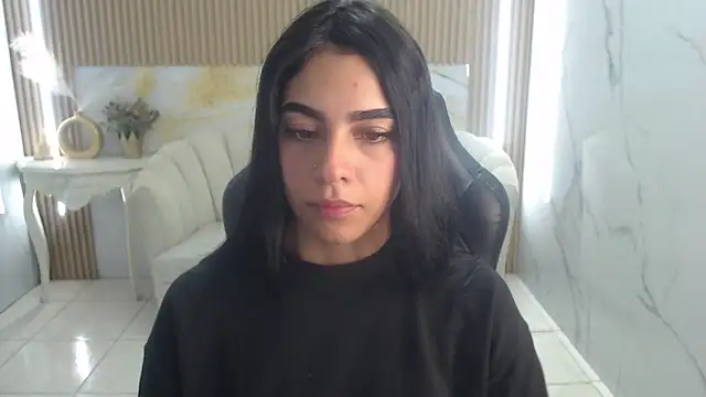 Snapshot of Emilly_s chatting on June 9, 12:50 pm Emilly s online show from June 9, 12:50 pm