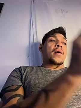 Snapshot of Tatuadomoreno23cm chatting on June 27, 12:22 pm Tatuadomoreno23cm online show from June 27, 12:22 pm