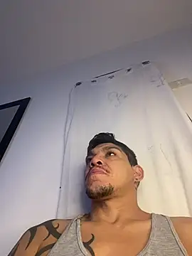 Snapshot of Tatuadomoreno23cm chatting on June 28, 1:28 pm Tatuadomoreno23cm online show from June 28, 1:28 pm