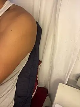 Snapshot of Tatuadomoreno23cm chatting on July 16, 12:00 pm Tatuadomoreno23cm online show from July 16, 12:00 pm