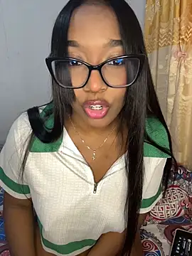 Snapshot of chell_iivy chatting on June 22, 3:58 am chell iivy online show from June 22, 3:58 am