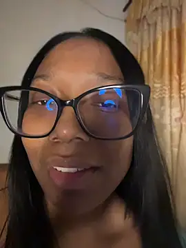 Snapshot of chell_iivy chatting on July 7, 7:23 am chell iivy online show from July 7, 7:23 am