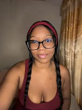 Snapshot of chell_iivy chatting on July 12, 5:31 am chell iivy online show from July 12, 5:31 am