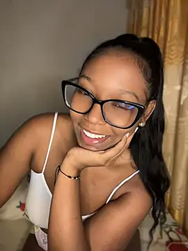 Snapshot of chell_iivy chatting on July 16, 5:35 am chell iivy online show from July 16, 5:35 am