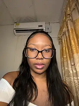 Snapshot of chell_iivy chatting on July 17, 6:09 am chell iivy online show from July 17, 6:09 am