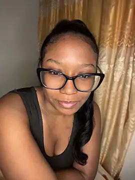 Snapshot of chell_iivy chatting on July 21, 5:10 am chell iivy online show from July 21, 5:10 am