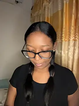 Snapshot of chell_iivy chatting on July 23, 4:54 am chell iivy online show from July 23, 4:54 am