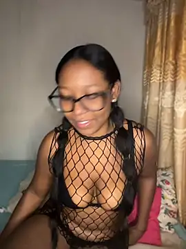 Snapshot of chell_iivy chatting on July 26, 3:14 am chell iivy online show from July 26, 3:14 am