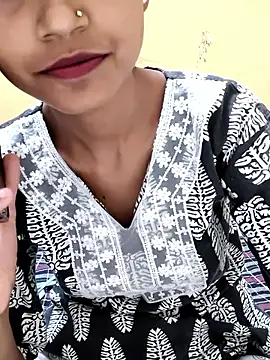 Hotty Ishu online show from June 7, 1:48 pm