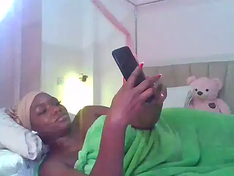 Snapshot of Xannaxx_ chatting on June 25, 4:01 am Xannaxx online show from June 25, 4:01 am