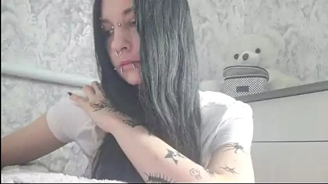 KrissyHiott online show from June 11, 4:10 am