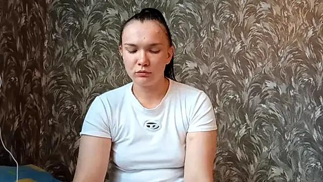 PhyllisMackert online show from June 7, 5:06 pm
