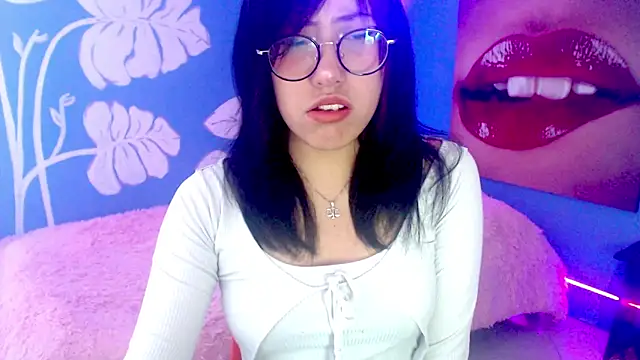 Snapshot of eli_doll chatting on June 17, 11:23 am eli doll online show from June 17, 11:23 am