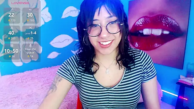 Snapshot of eli_doll chatting on June 19, 11:25 am eli doll online show from June 19, 11:25 am