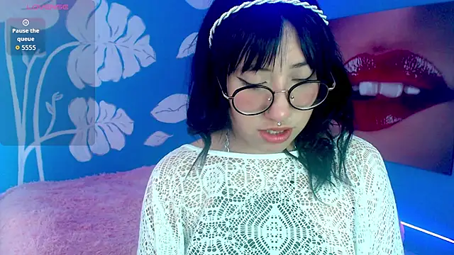 Snapshot of eli_doll chatting on July 15, 11:26 am eli doll online show from July 15, 11:26 am