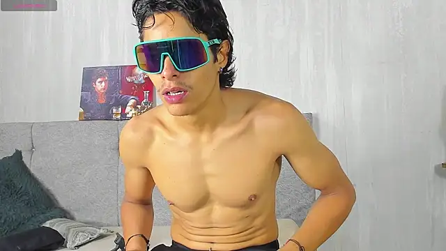 tommyhot7 online show from June 17, 8:10 pm