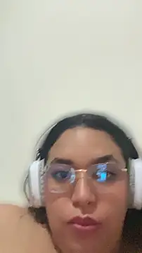 Snapshot of isisjhonson777 chatting on June 12, 4:33 am isisjhonson777 online show from June 12, 4:33 am