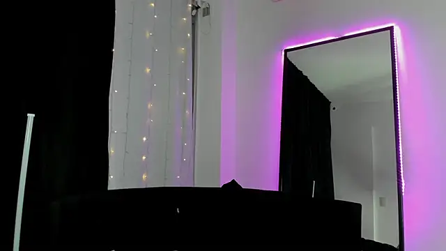 Snapshot of ScarlettJhonsonn chatting on June 6, 12:38 am ScarlettJhonsonn online show from June 6, 12:38 am